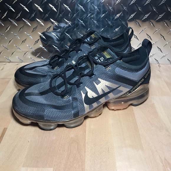 Nike Vapormax 2019 Black/Gold - Picture 2 of 8